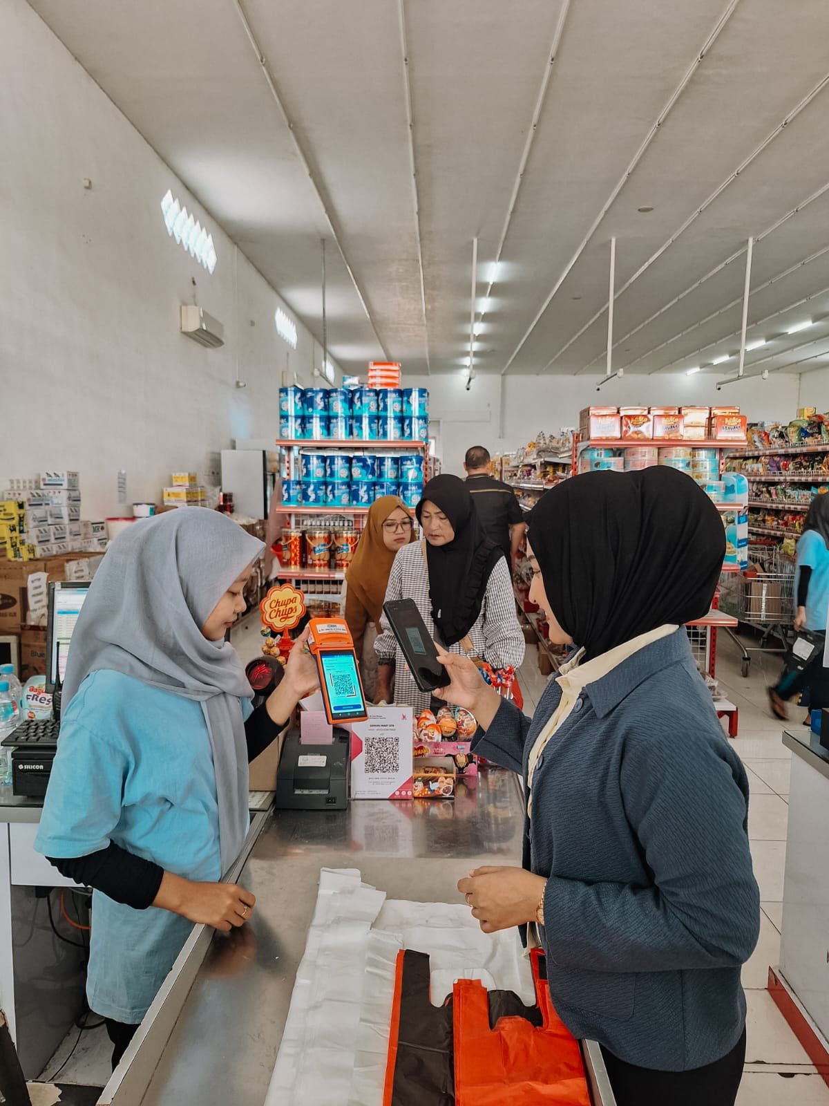 Semeru Mart Catat Transaksi Rp150 Juta, EDC BRI Jadi Andalan UMKM Situbondo