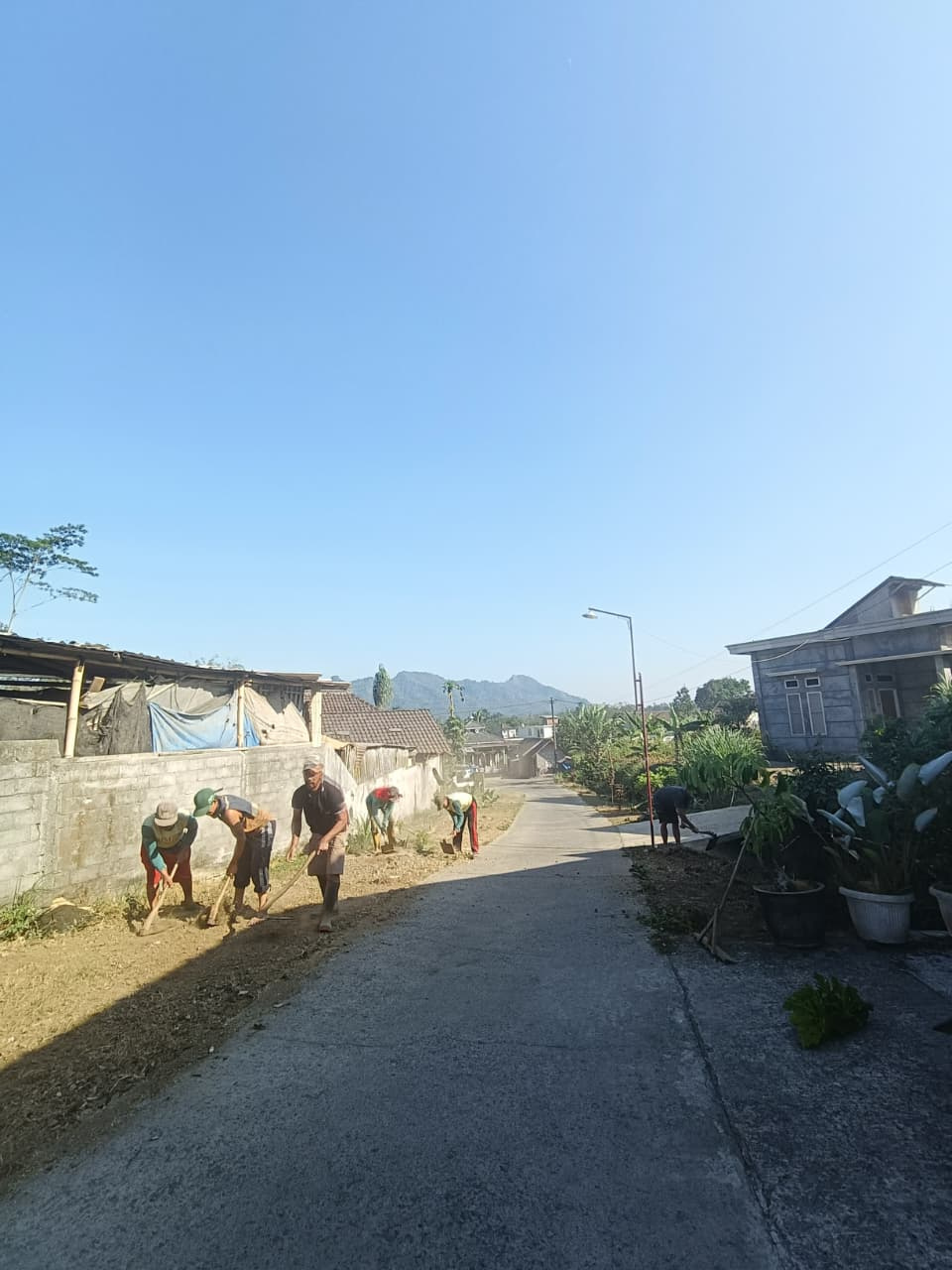 Bukit kehidupan di Puncak Srege! Warga Ngantang bergotong royong, tokoh masyarakat turun tangan.