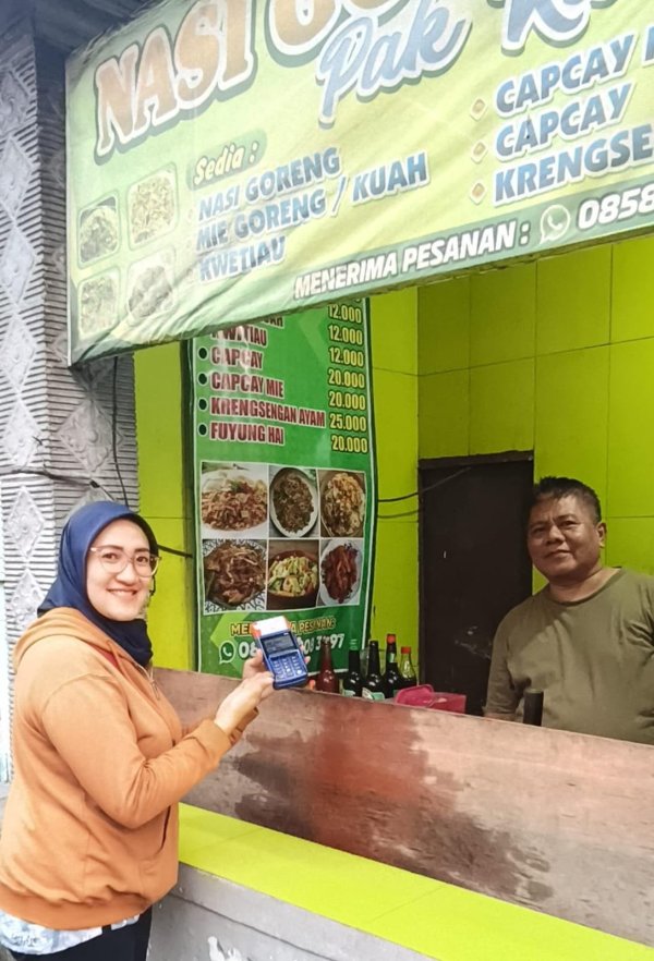 KUKUH PEMILIK WARUNG NASI GORENG: "ALHAMDULILLAH, BRI BANTU USAHA SAYA DARI RP20 JUTA KE RP50 JUTA!"